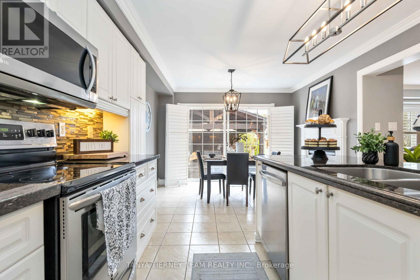 Photo 16 of 11 Claridge Crescent, Whitby ON