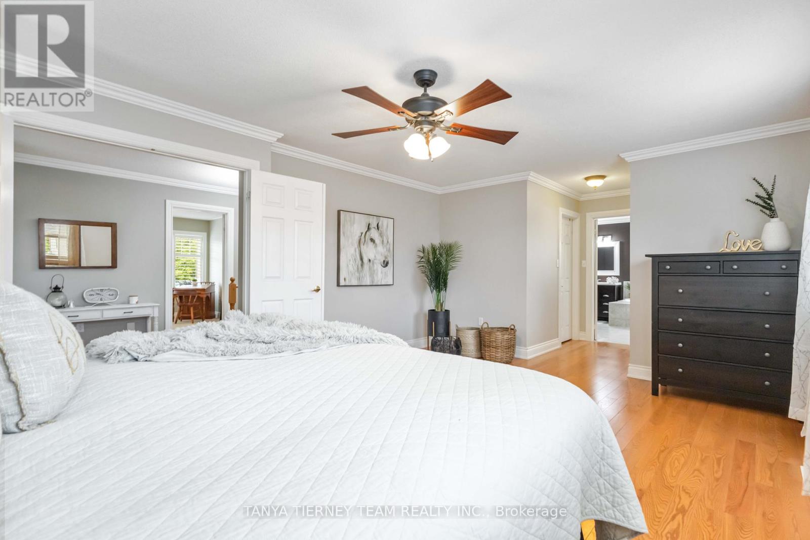 Photo 23 of 11 Claridge Crescent, Whitby ON