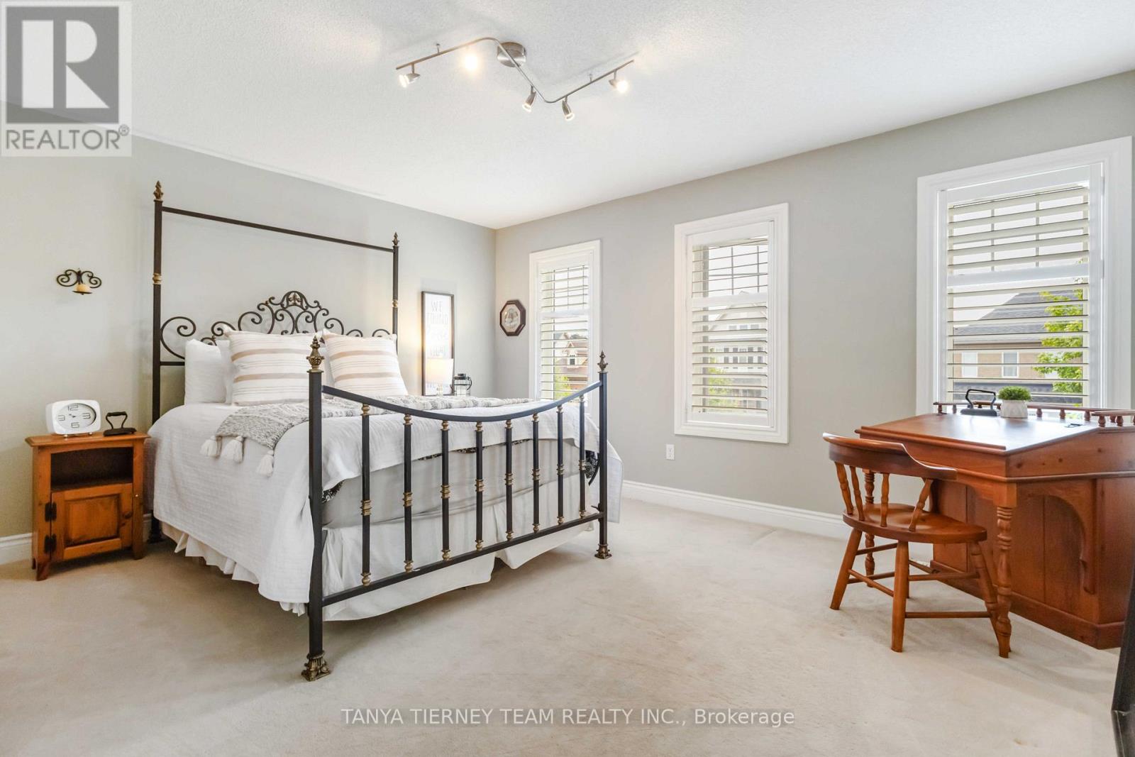Photo 26 of 11 Claridge Crescent, Whitby ON