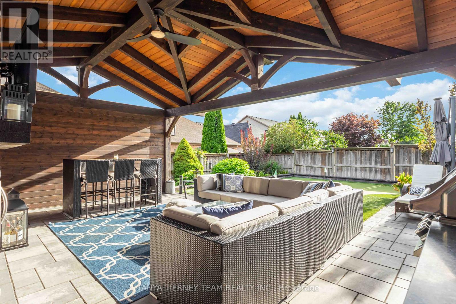 Photo 40 of 11 Claridge Crescent, Whitby ON
