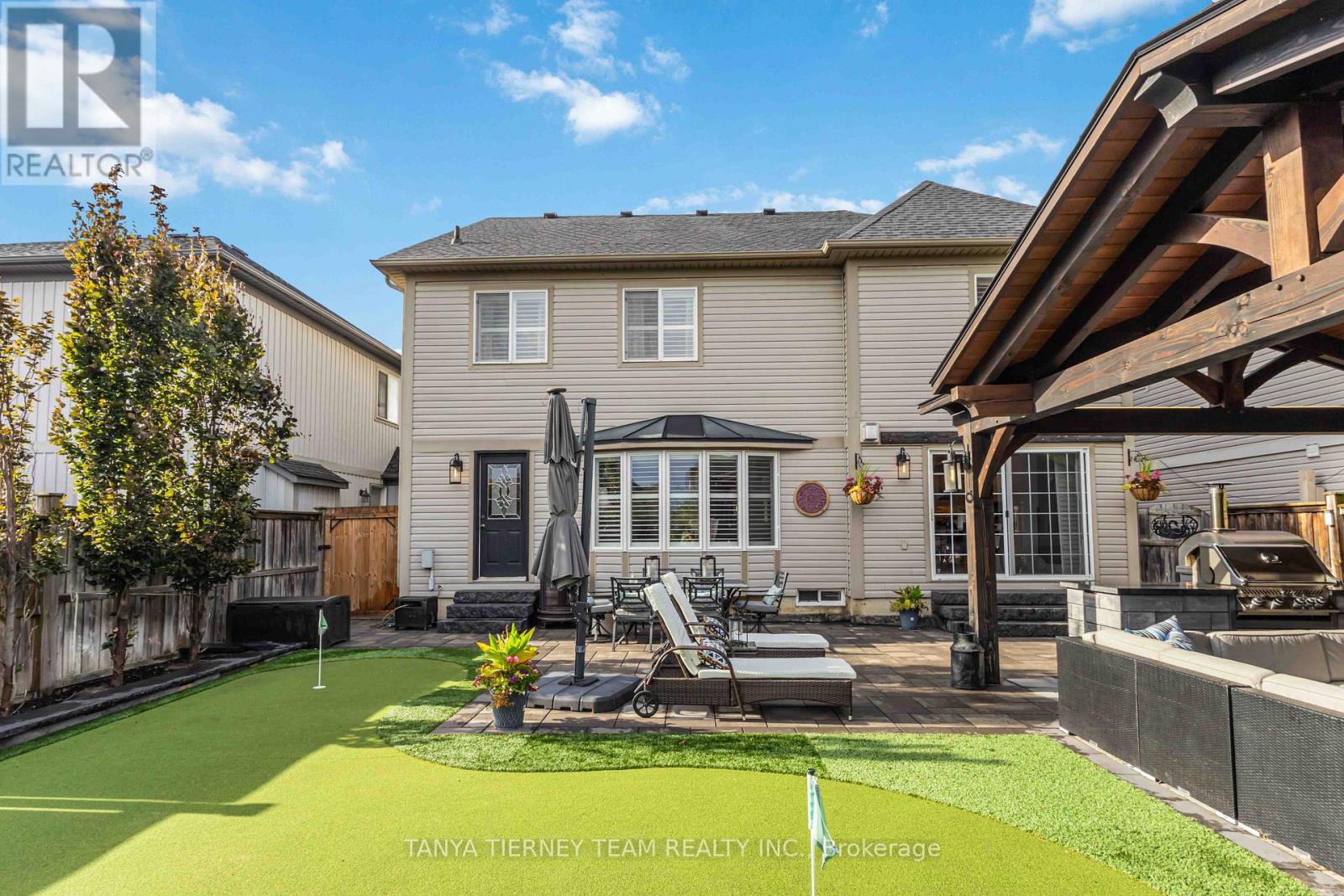 Photo 45 of 11 Claridge Crescent, Whitby ON