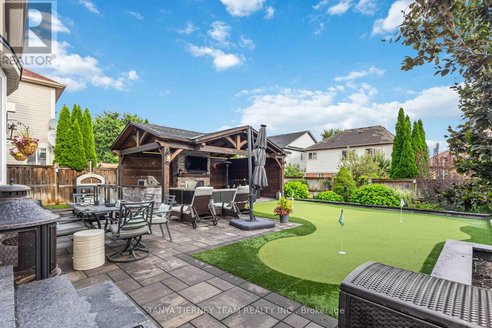 Photo 46 of 11 Claridge Crescent, Whitby ON