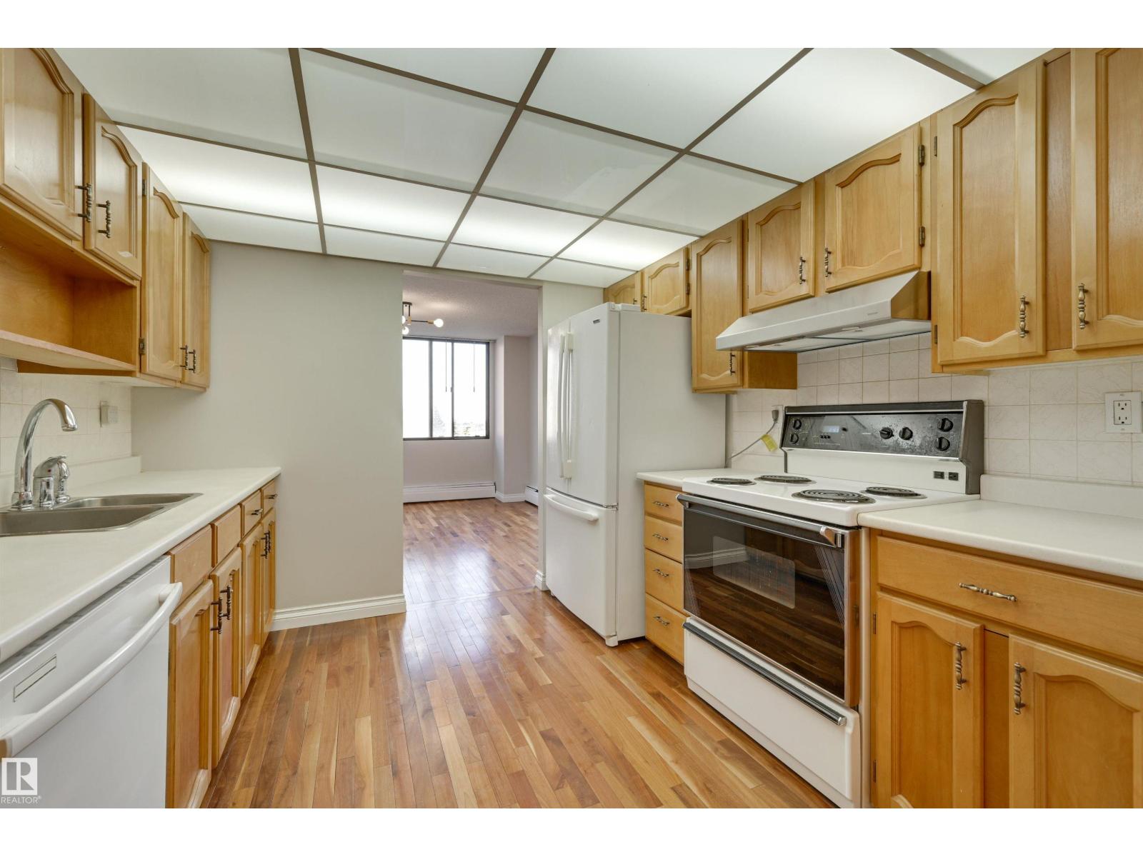 Photo 14 of 301 9921 104 St Nw, Edmonton AB