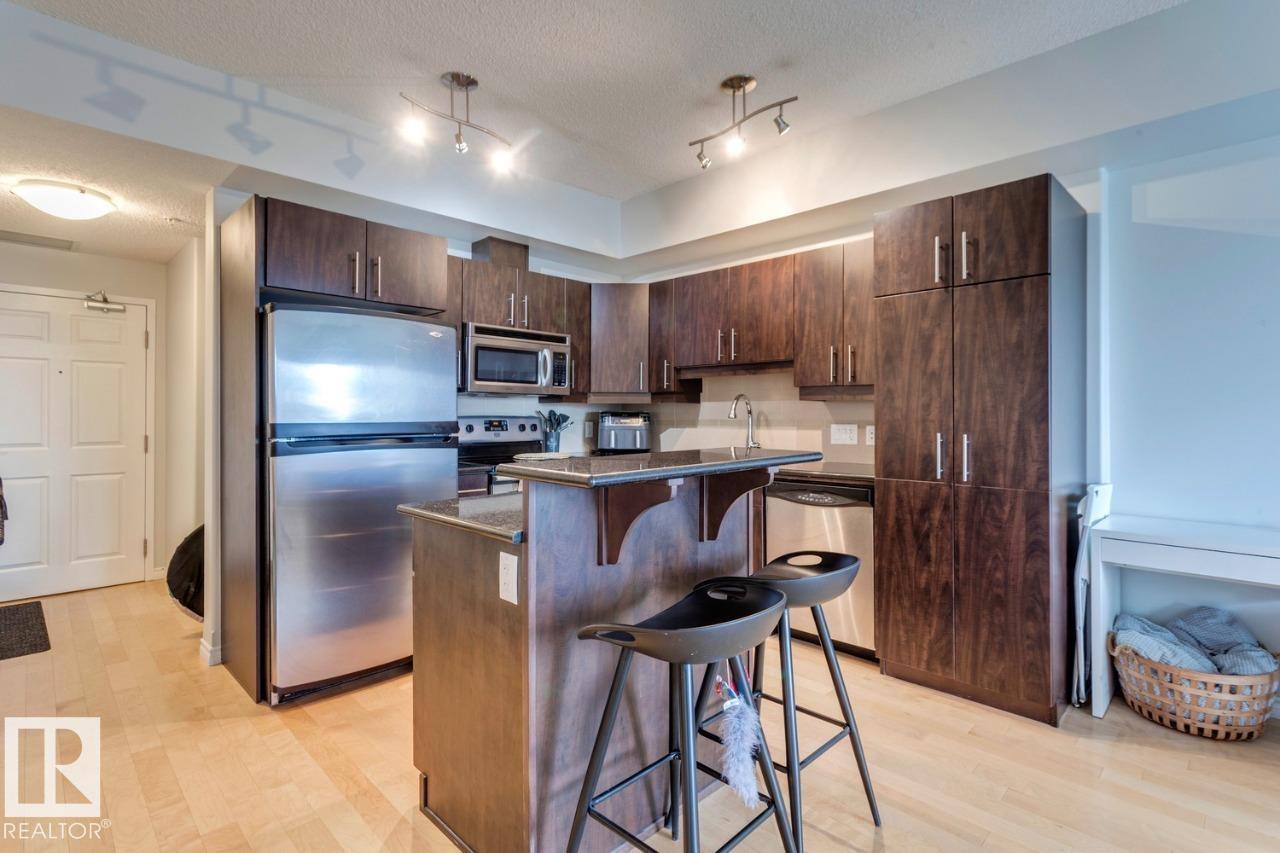 Photo 1 of 904 10303 111 St Nw, Edmonton AB