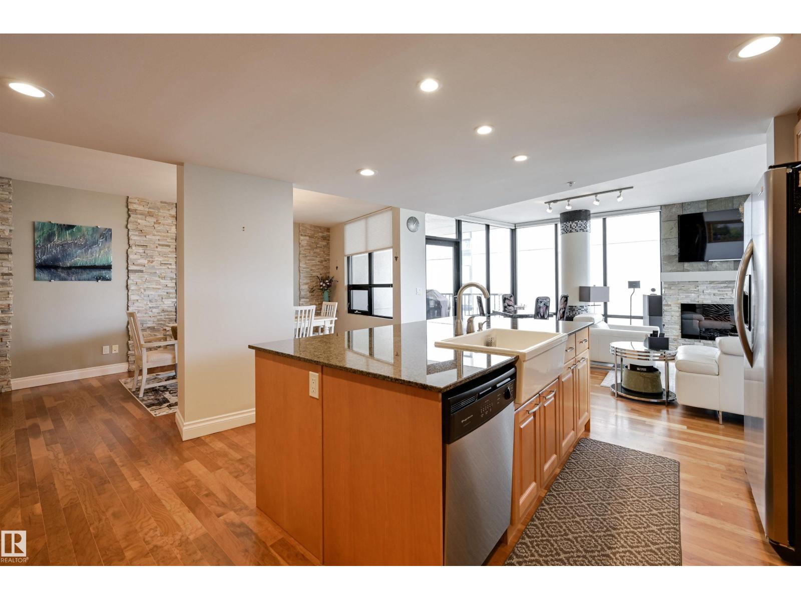 Photo 12 of 802 10028 119 St Nw, Edmonton AB