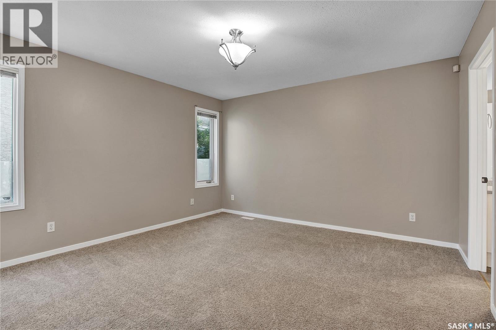 Photo 13 of 302 Blackthorn Crescent, Saskatoon SK