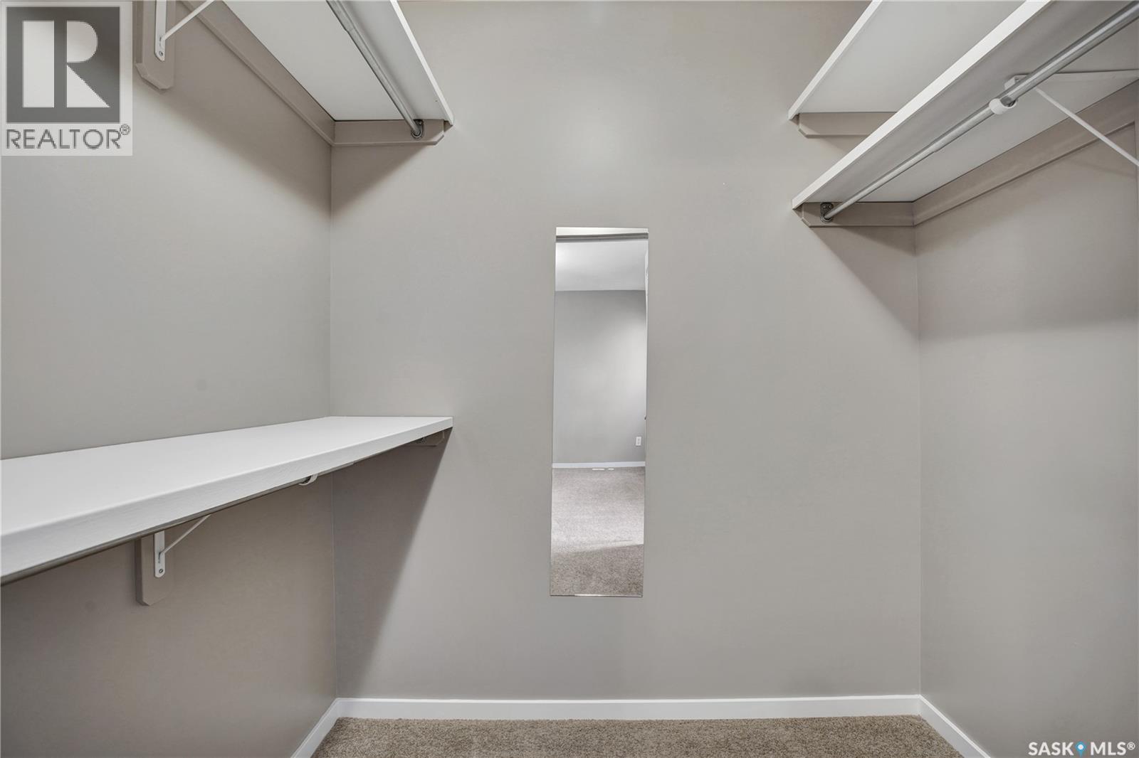 Photo 15 of 302 Blackthorn Crescent, Saskatoon SK