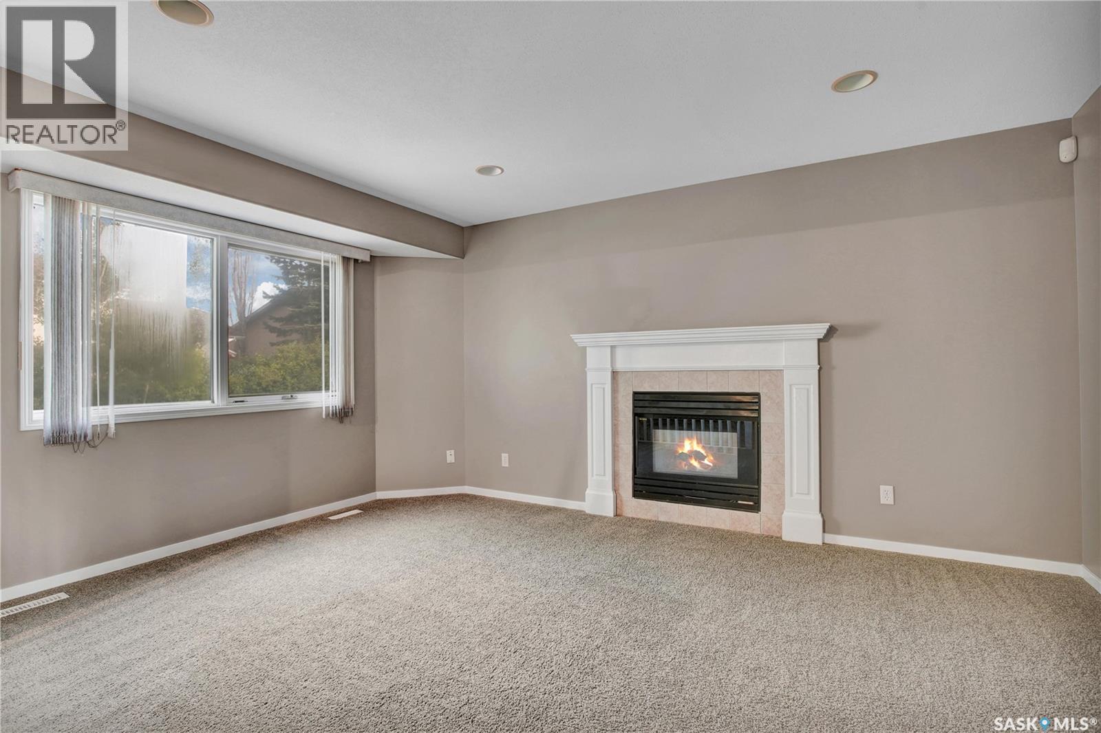 Photo 9 of 302 Blackthorn Crescent, Saskatoon SK
