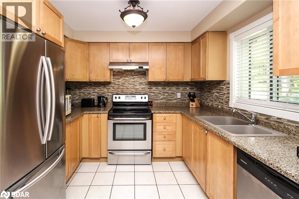 Photo 10 of 9 Birdie Court, Wasaga Beach ON