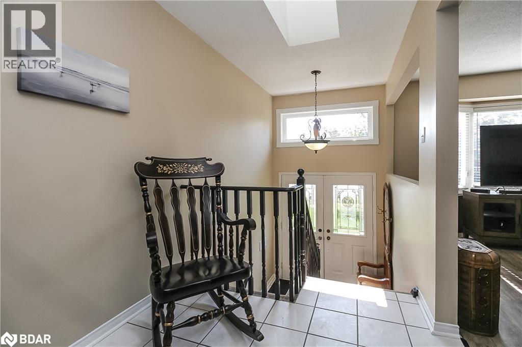 Photo 4 of 9 Birdie Court, Wasaga Beach ON