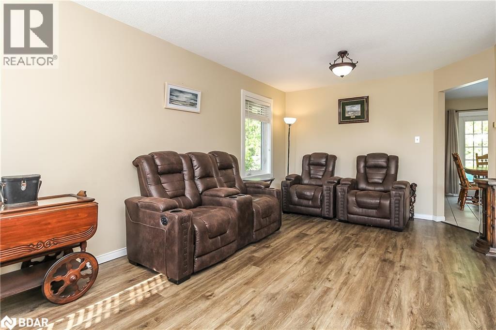 Photo 8 of 9 Birdie Court, Wasaga Beach ON