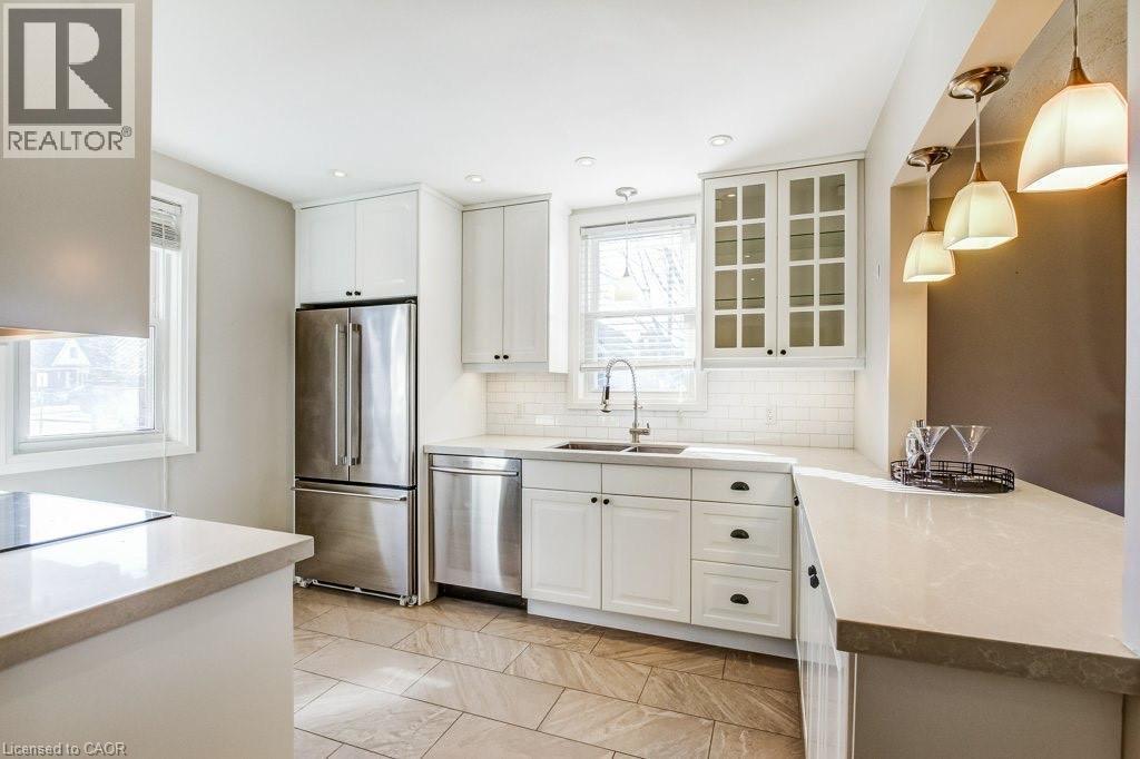 Photo 4 of 704 Central Avenue Unit R 1, Hamilton ON