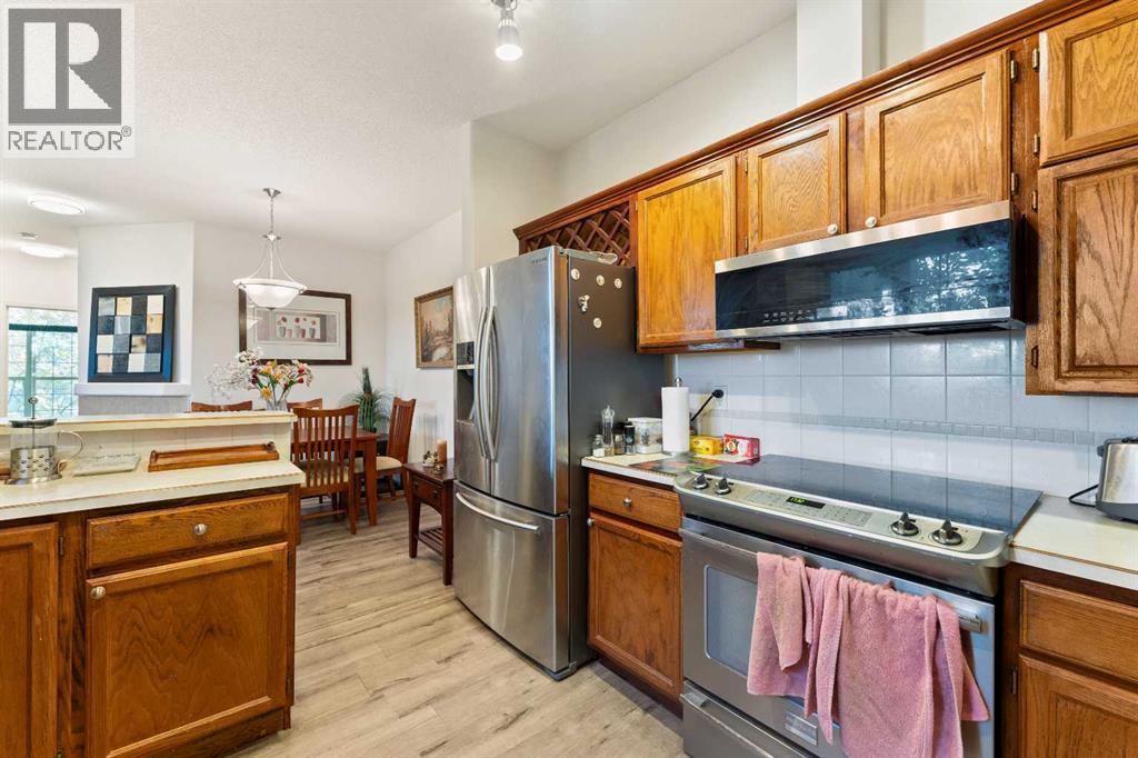 Photo 11 of 606 1997 Sirocco Drive Sw, Calgary AB