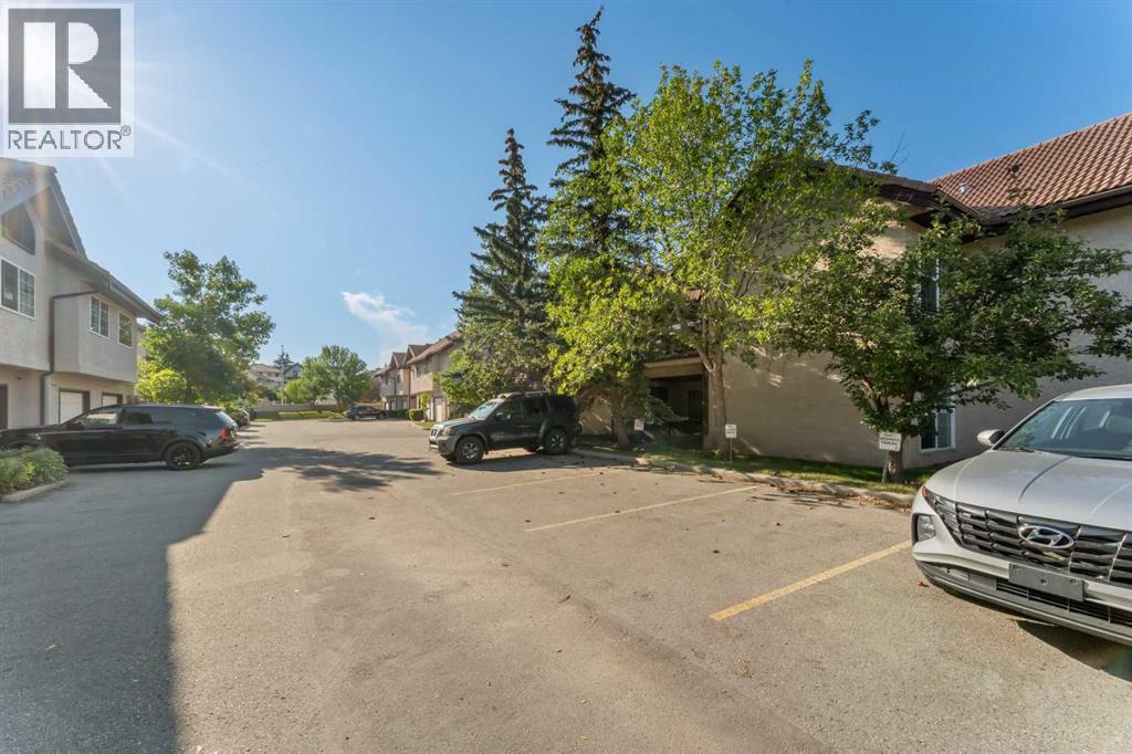 Photo 4 of 606 1997 Sirocco Drive Sw, Calgary AB