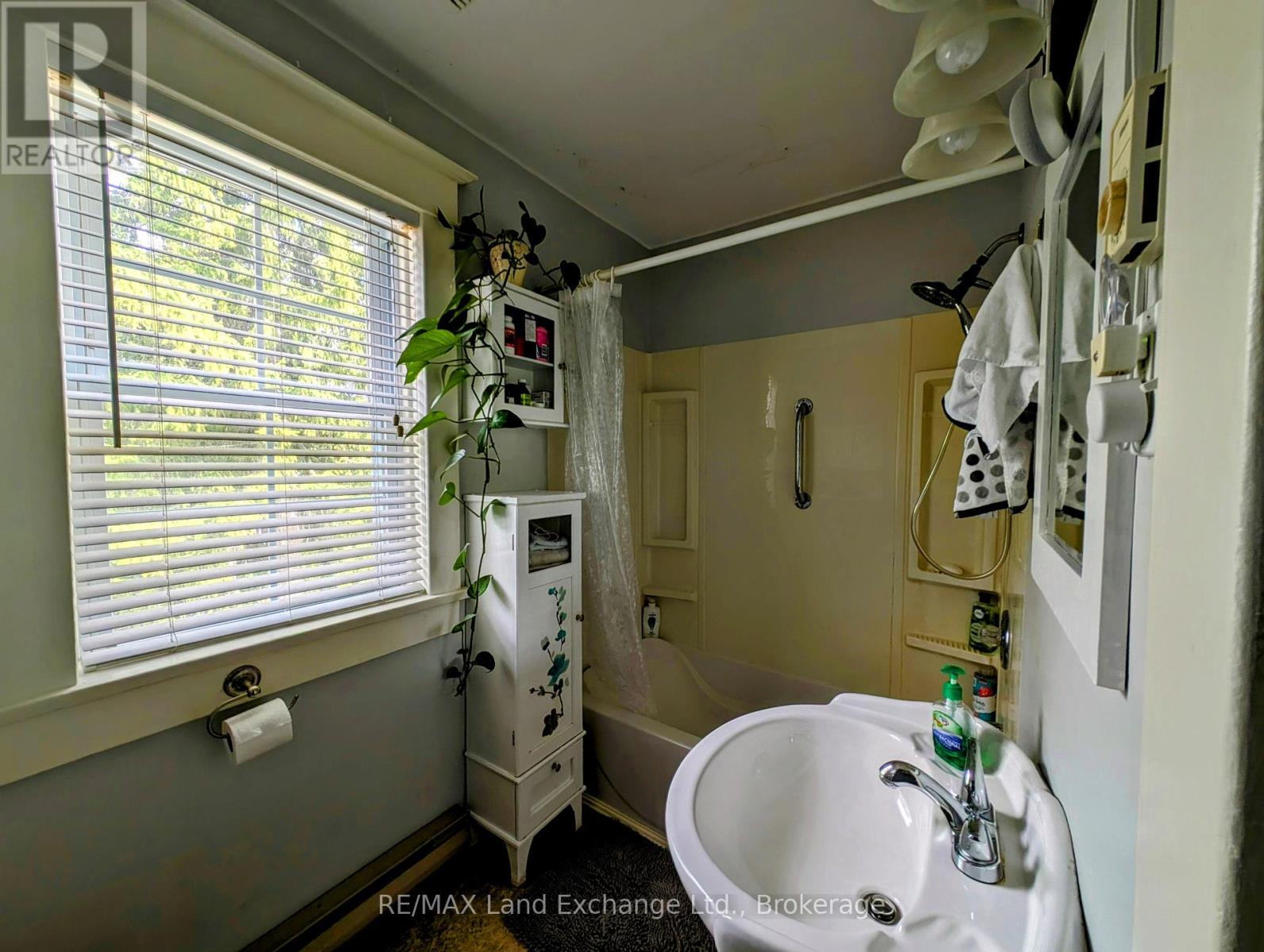 4 ARCHY STREET - 22