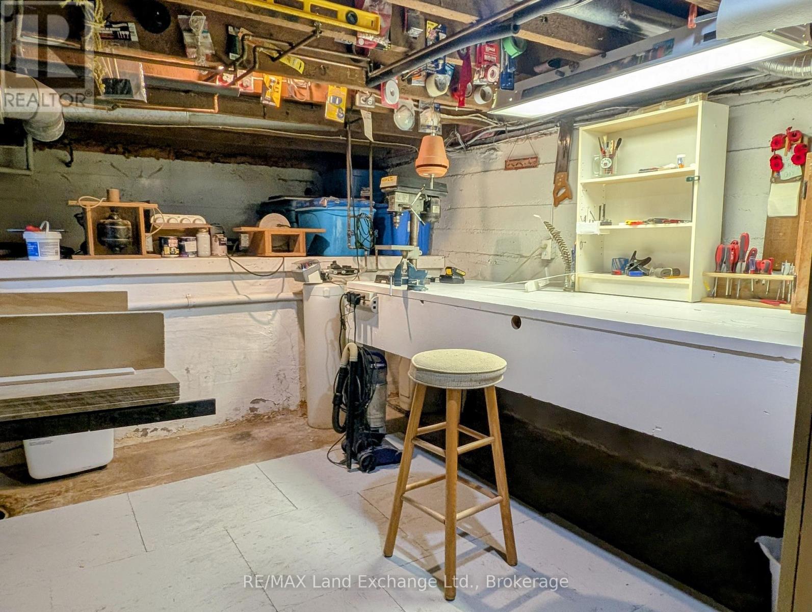 4 ARCHY STREET - 40