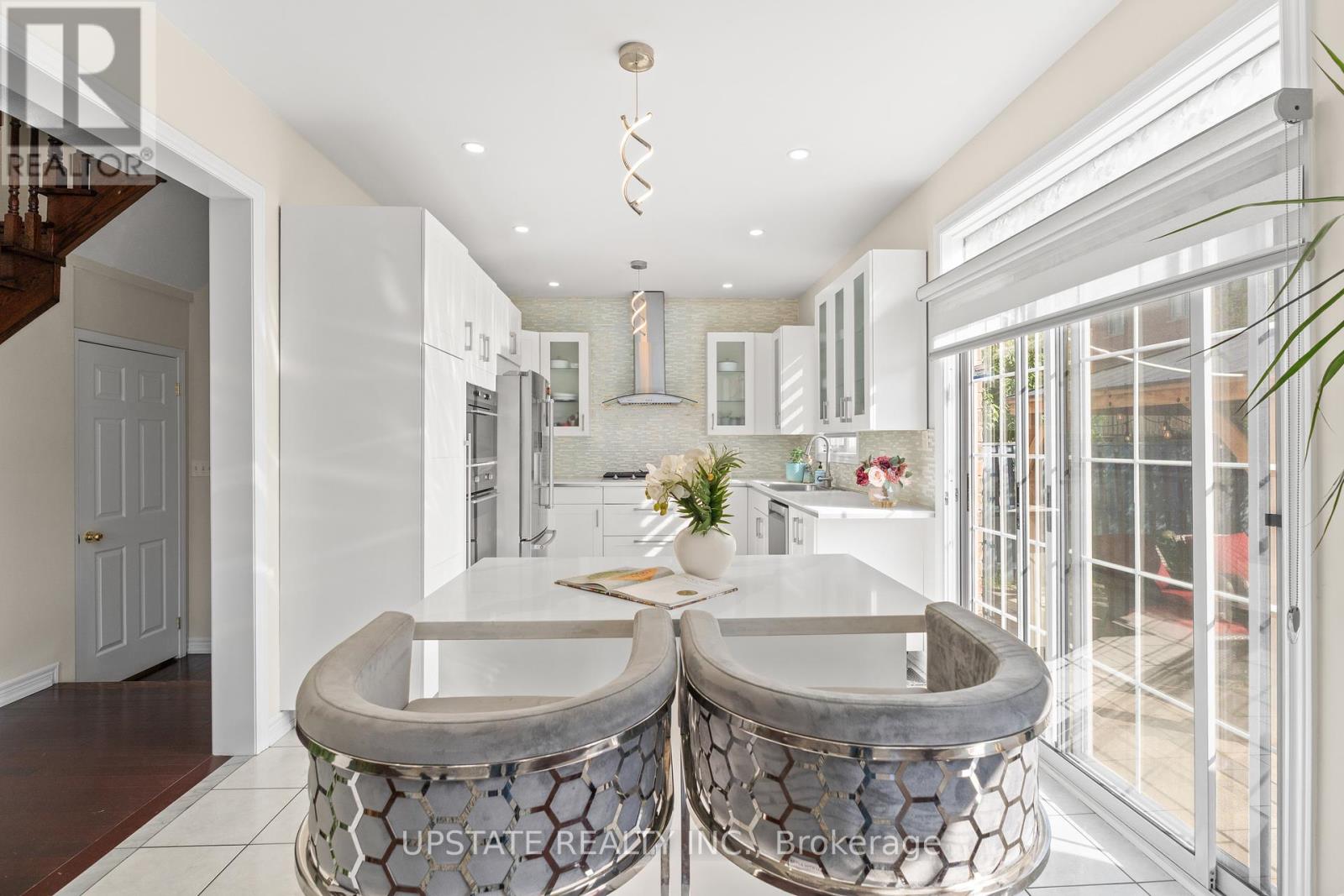 Photo 10 of 2 Severin Street, Brampton ON