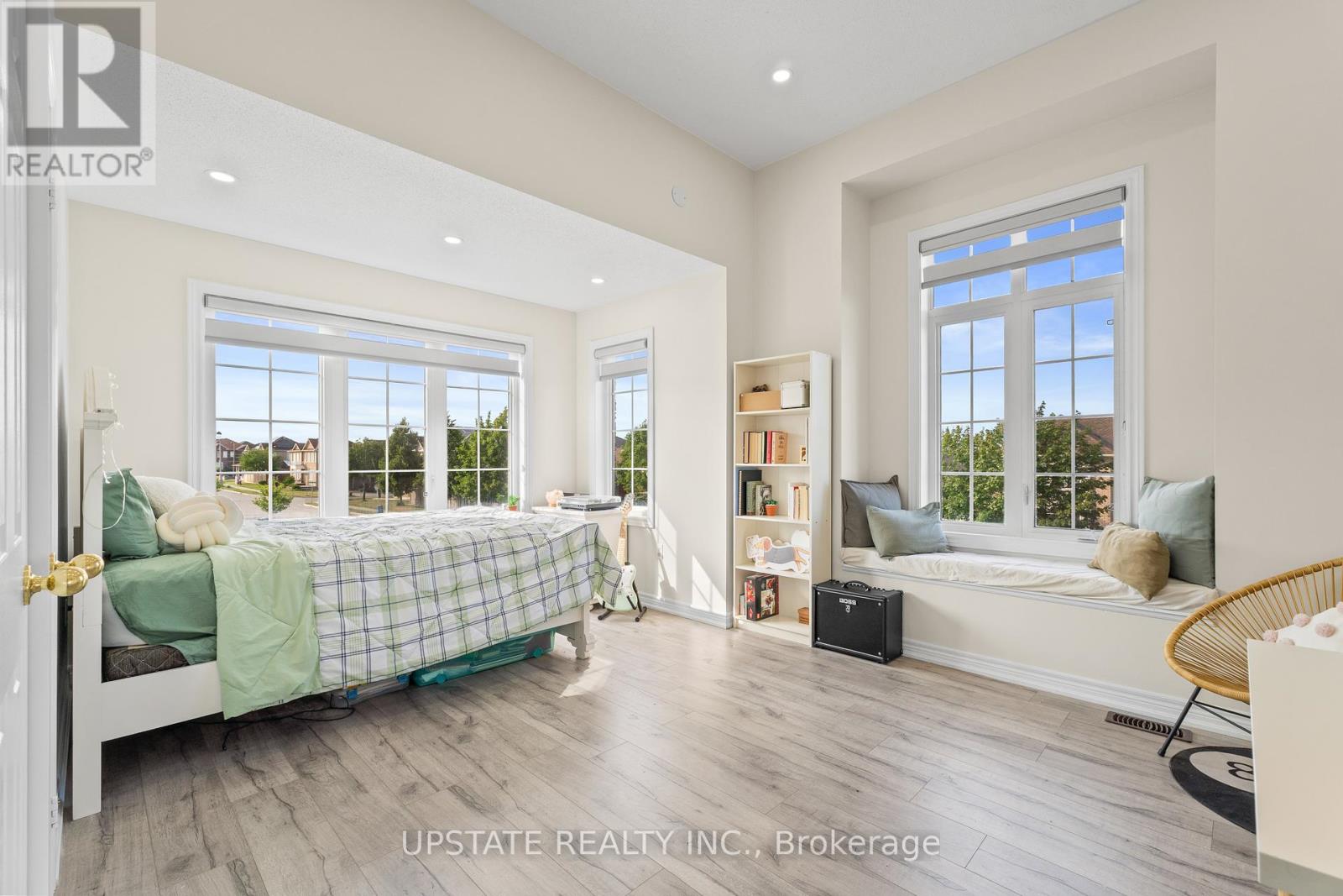 Photo 32 of 2 Severin Street, Brampton ON
