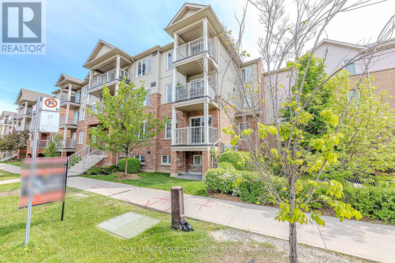 Photo 3 of 5 149 Isaac Devins Boulevard, Toronto ON
