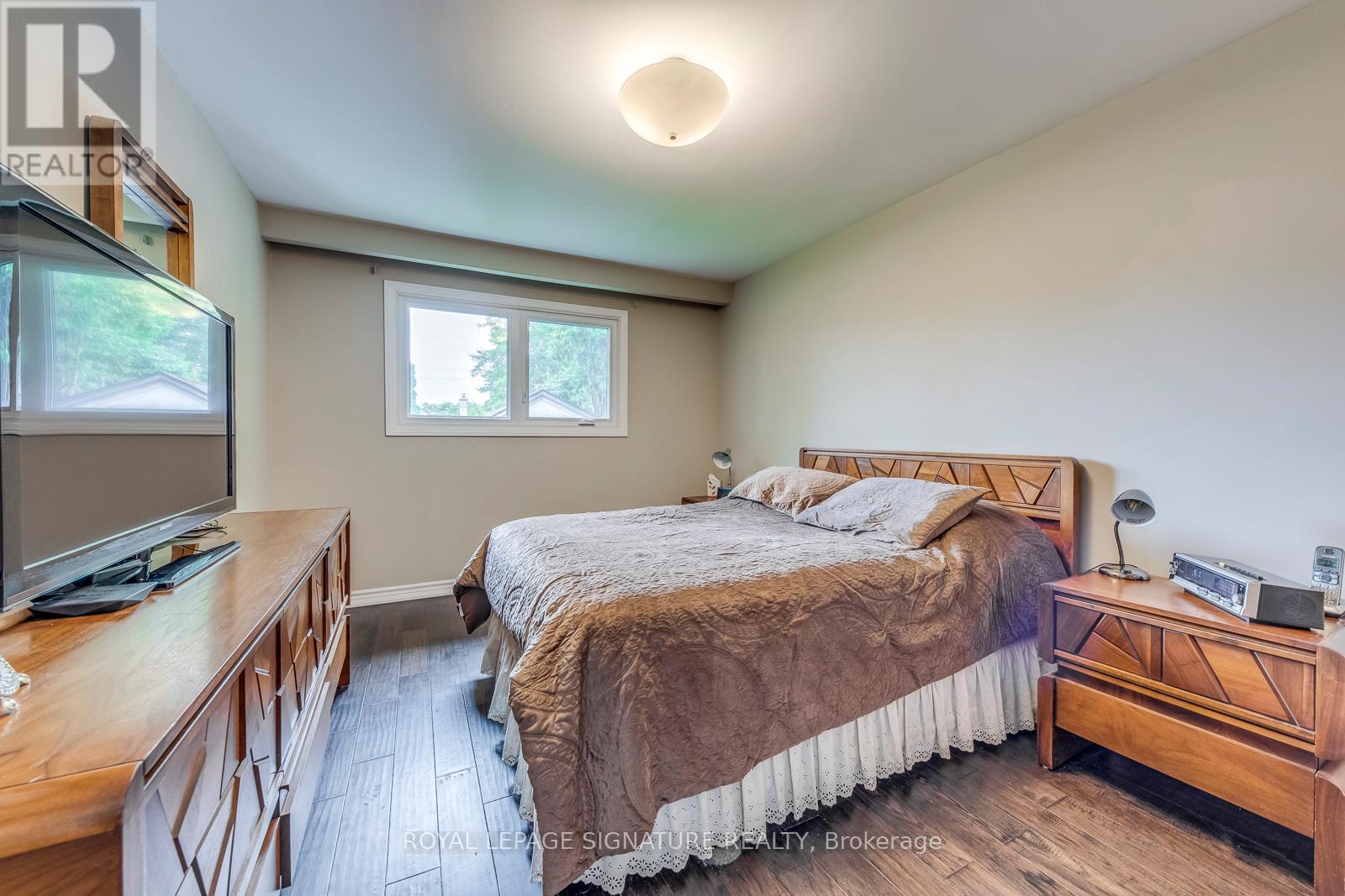 Photo 12 of 2446 Poplar Crescent, Mississauga ON