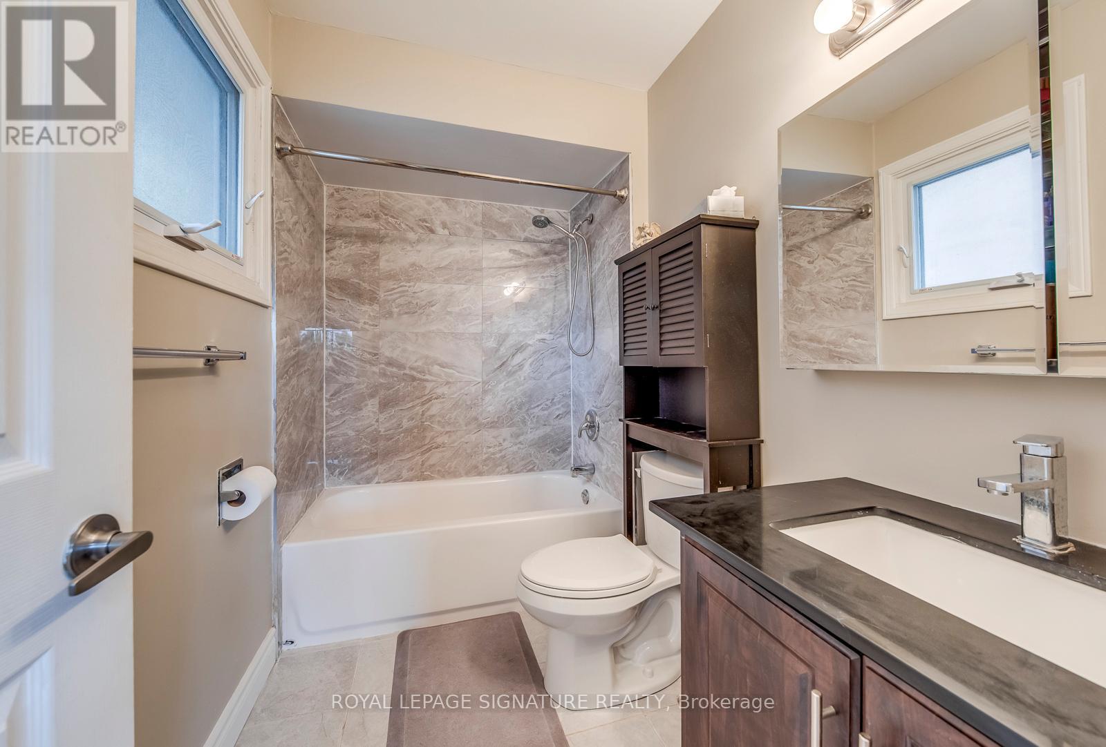 Photo 13 of 2446 Poplar Crescent, Mississauga ON
