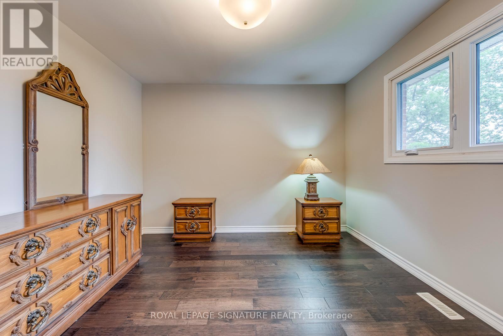 Photo 14 of 2446 Poplar Crescent, Mississauga ON