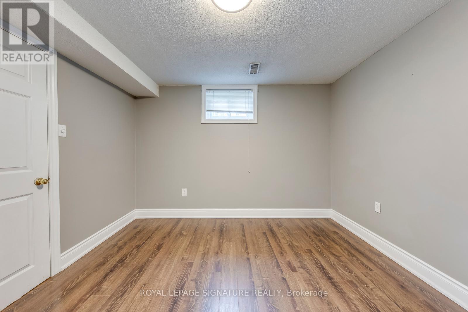 Photo 21 of 2446 Poplar Crescent, Mississauga ON