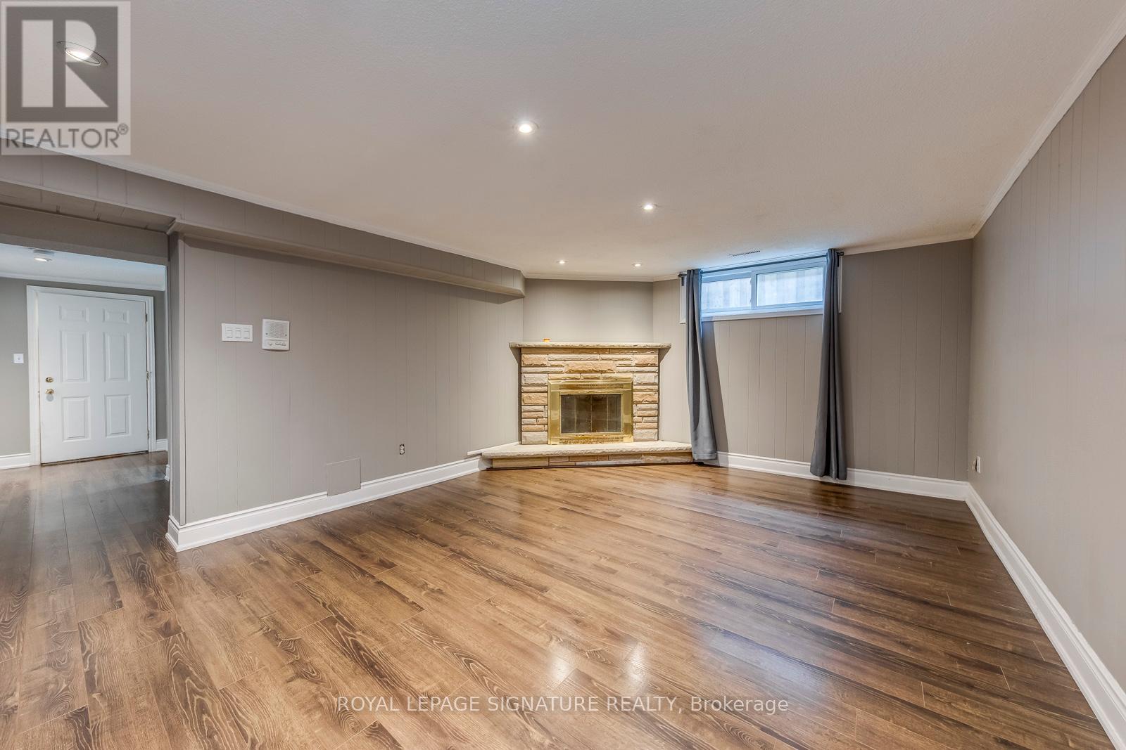 Photo 25 of 2446 Poplar Crescent, Mississauga ON