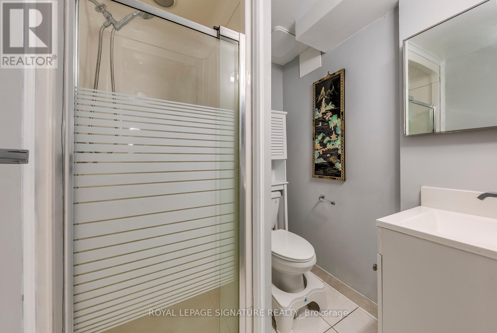 Photo 27 of 2446 Poplar Crescent, Mississauga ON