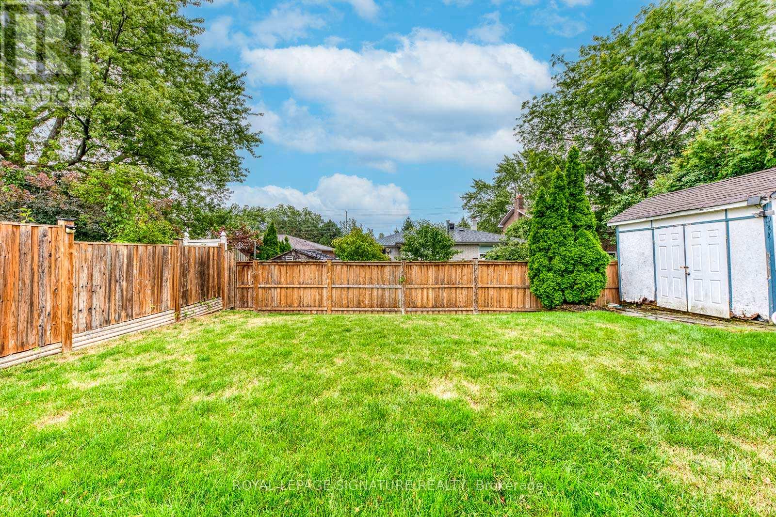 Photo 28 of 2446 Poplar Crescent, Mississauga ON