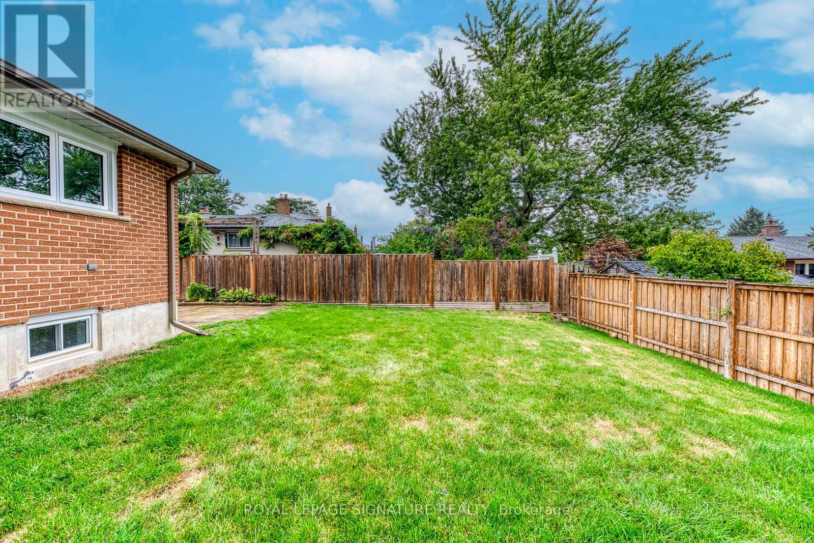 Photo 29 of 2446 Poplar Crescent, Mississauga ON