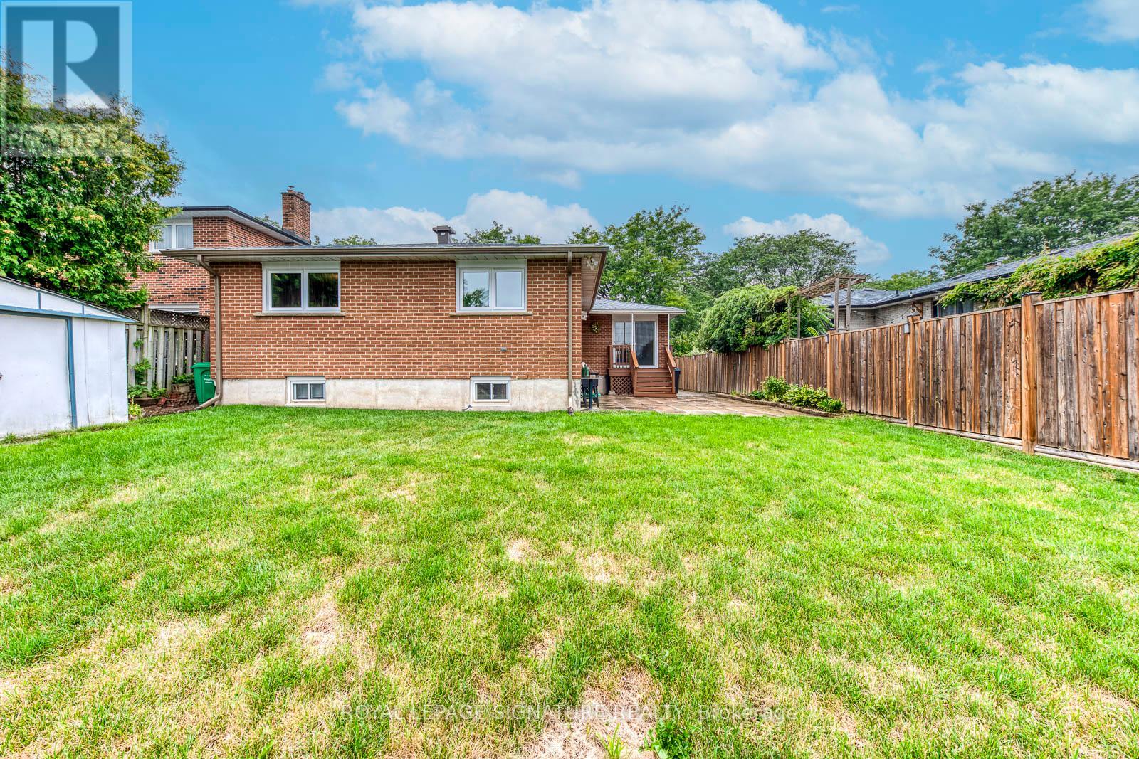 Photo 30 of 2446 Poplar Crescent, Mississauga ON