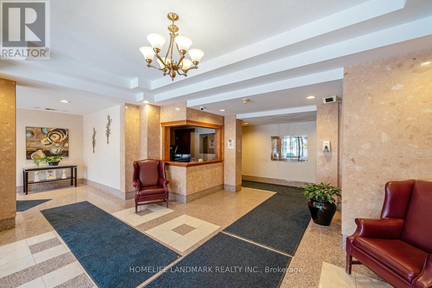 Photo 2 of 2014 55 Elm Drive W, Mississauga ON