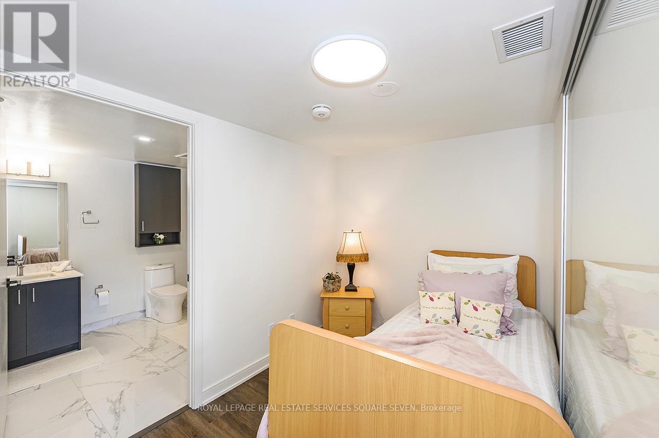 Photo 6 of Th 105 8010 Derry Road W, Milton ON
