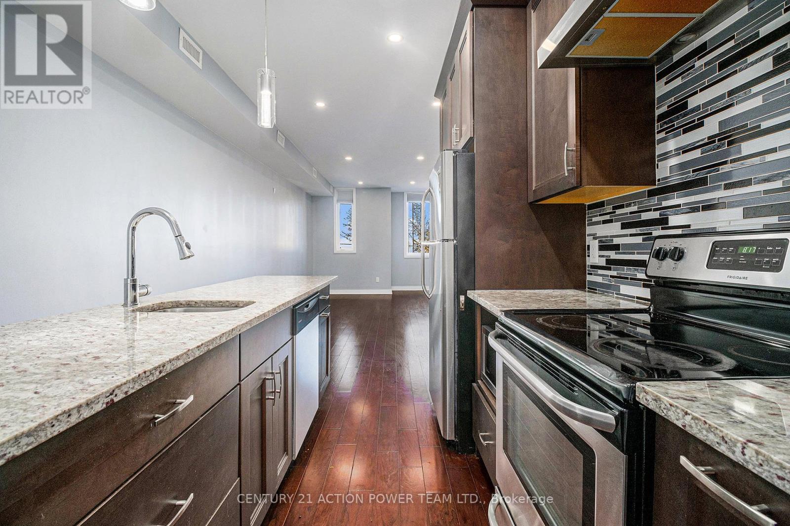 Photo 10 of B 453 Booth Street, Ottawa ON