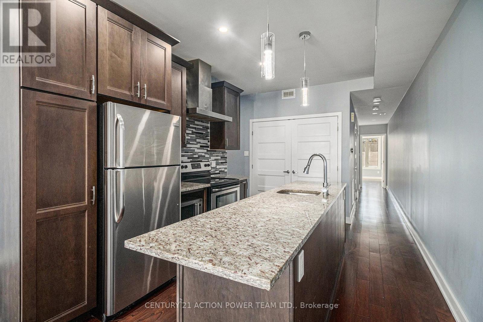 Photo 7 of B 453 Booth Street, Ottawa ON