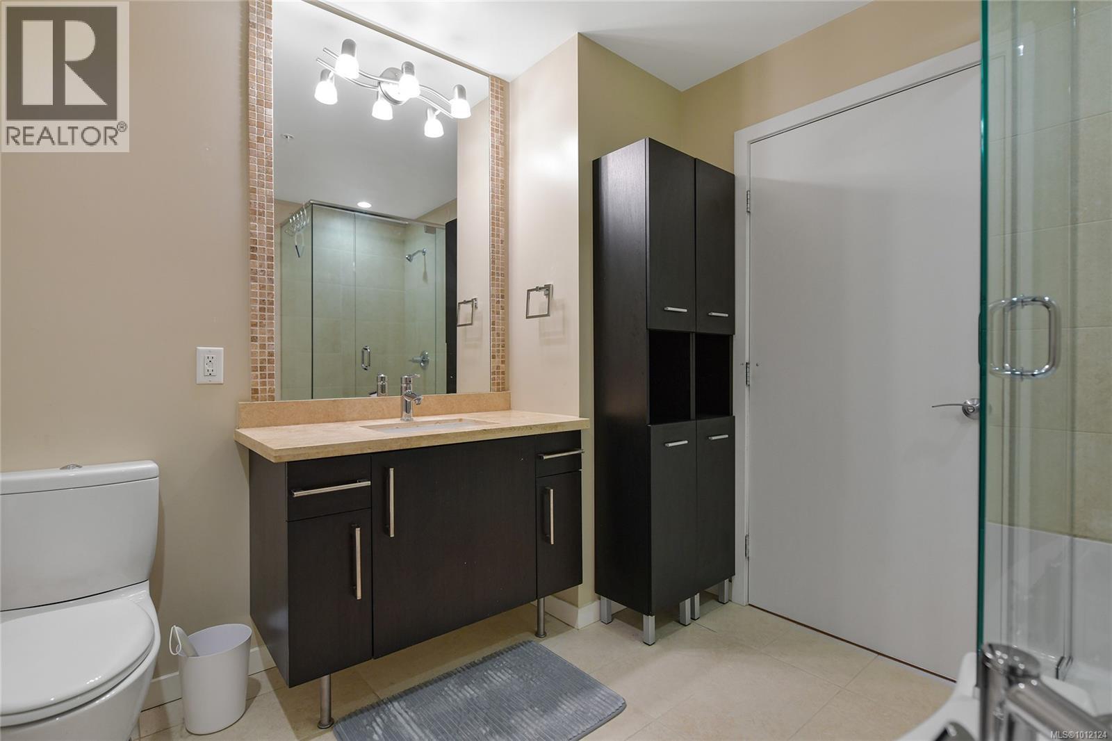 Photo 15 of 204 379 Tyee Rd, Victoria BC