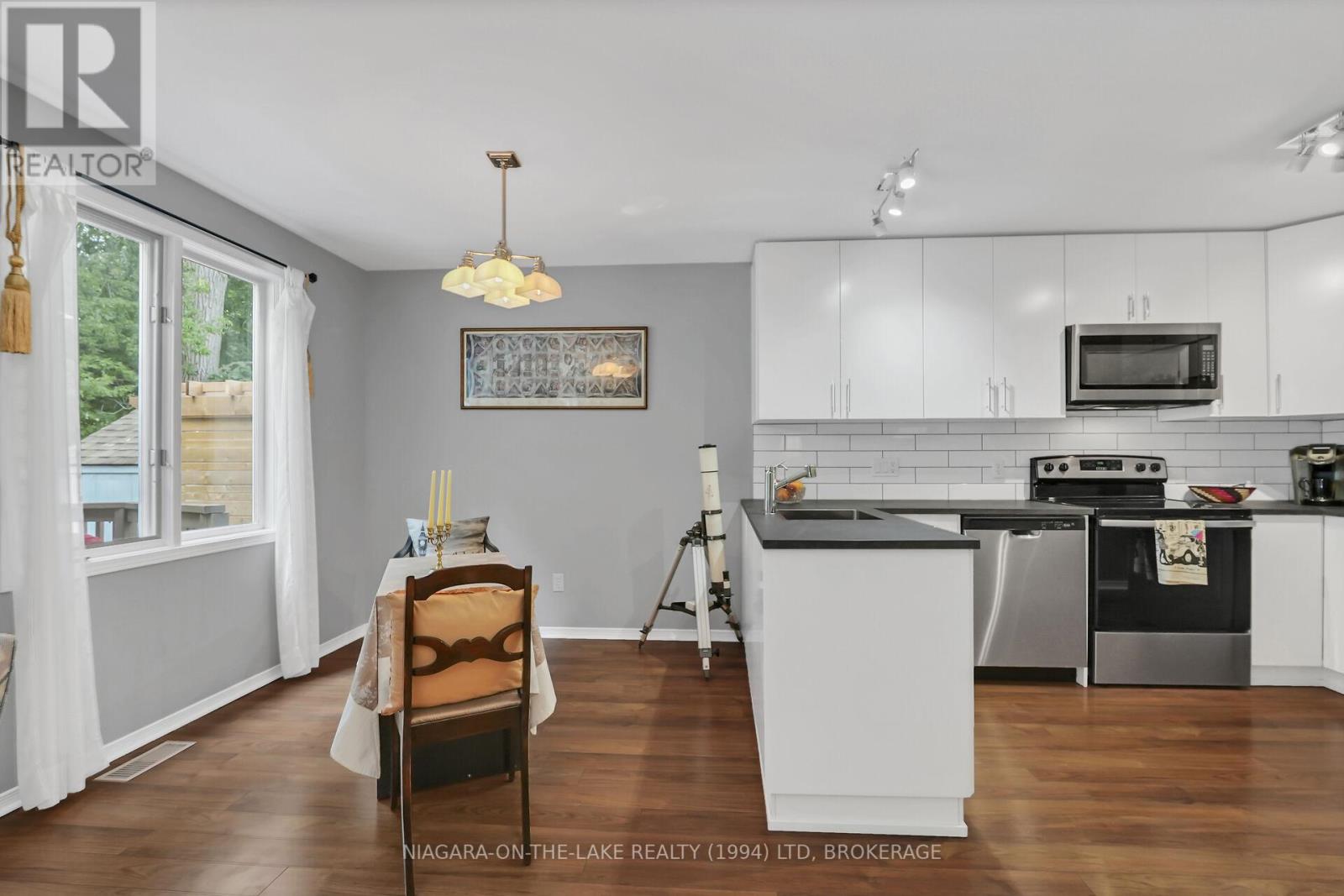 Photo 10 of 6 Lakeside Drive, St Catharines ON