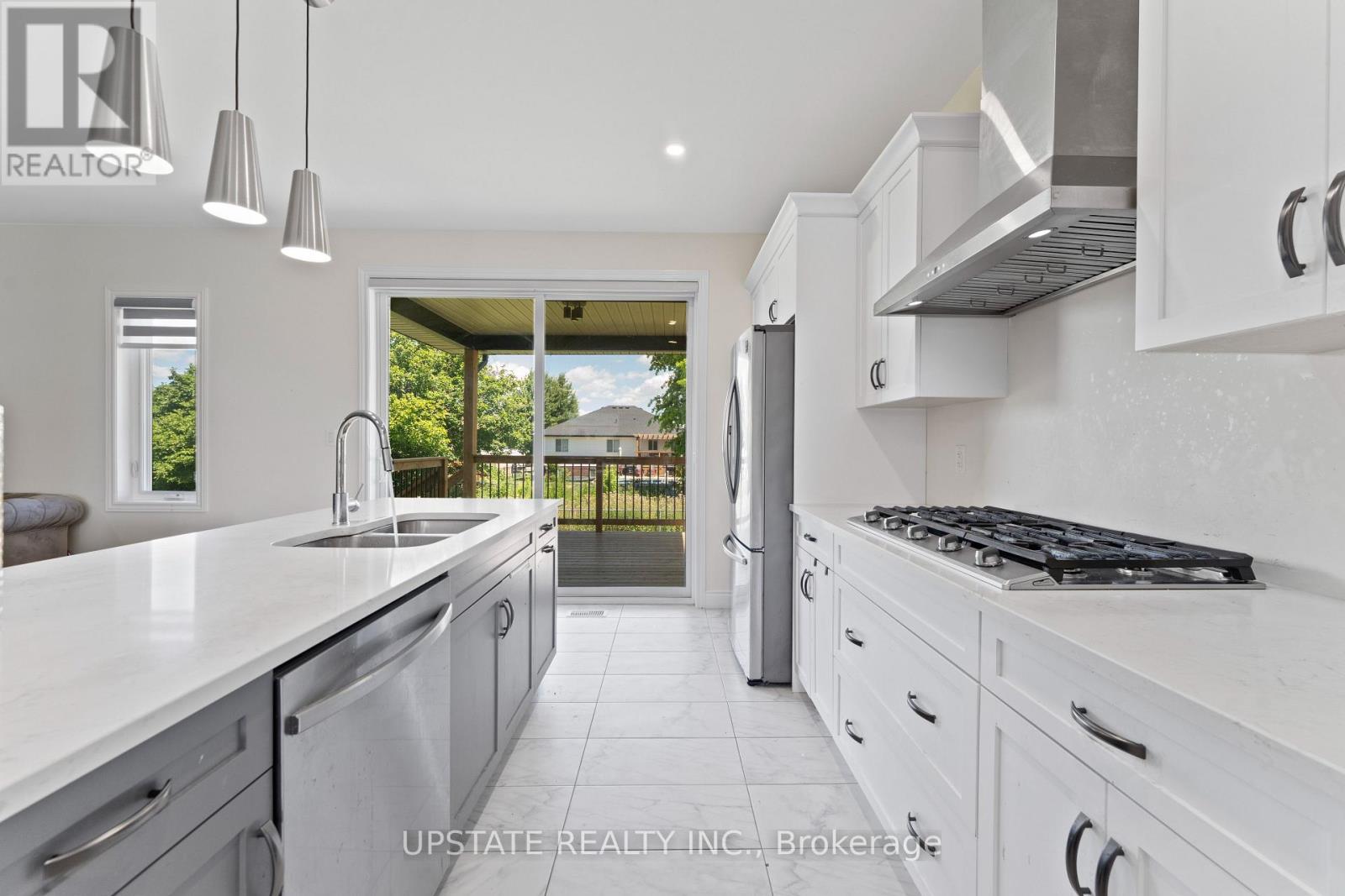 Photo 13 of 38 Noble Court, Amherstburg ON