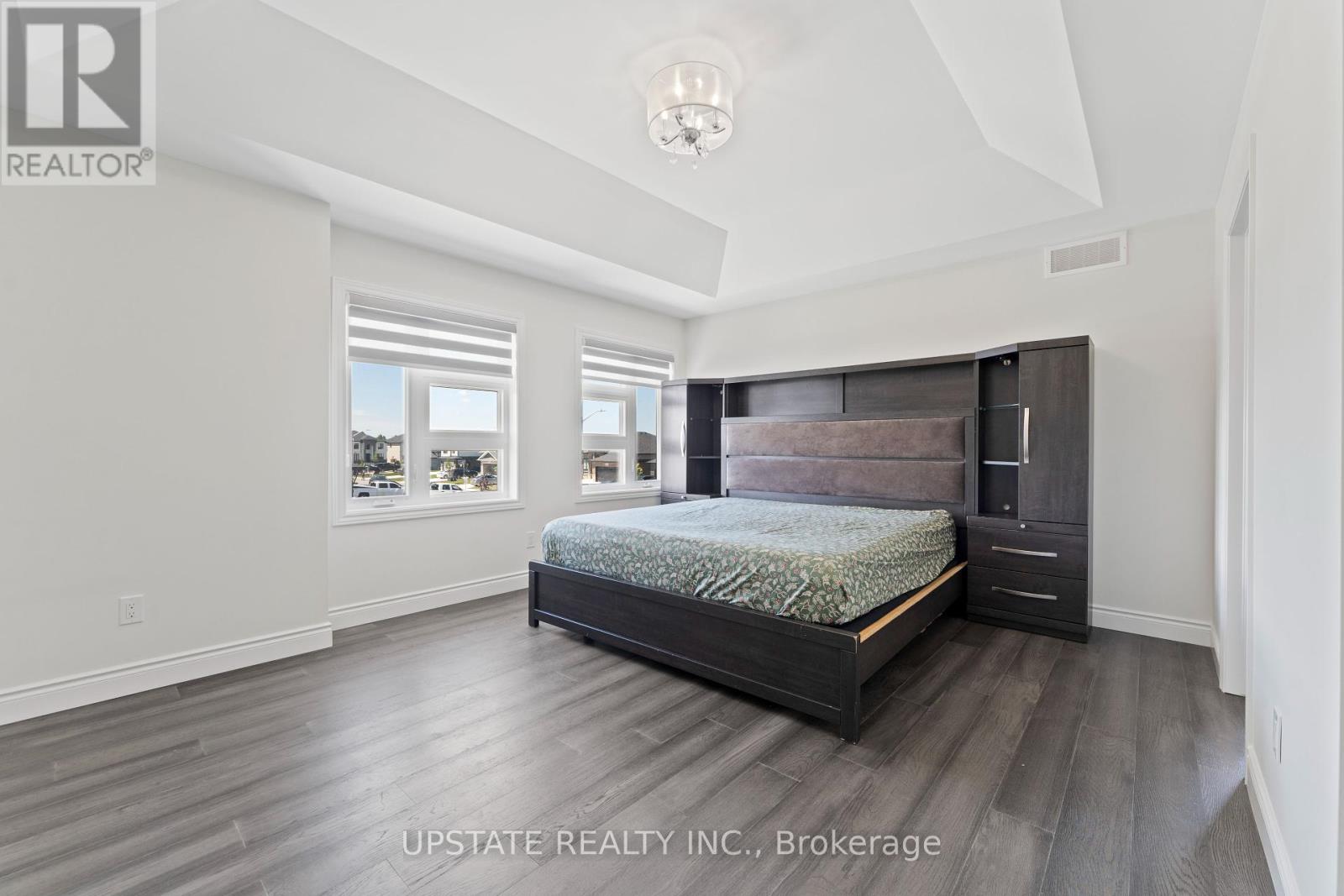 Photo 24 of 38 Noble Court, Amherstburg ON