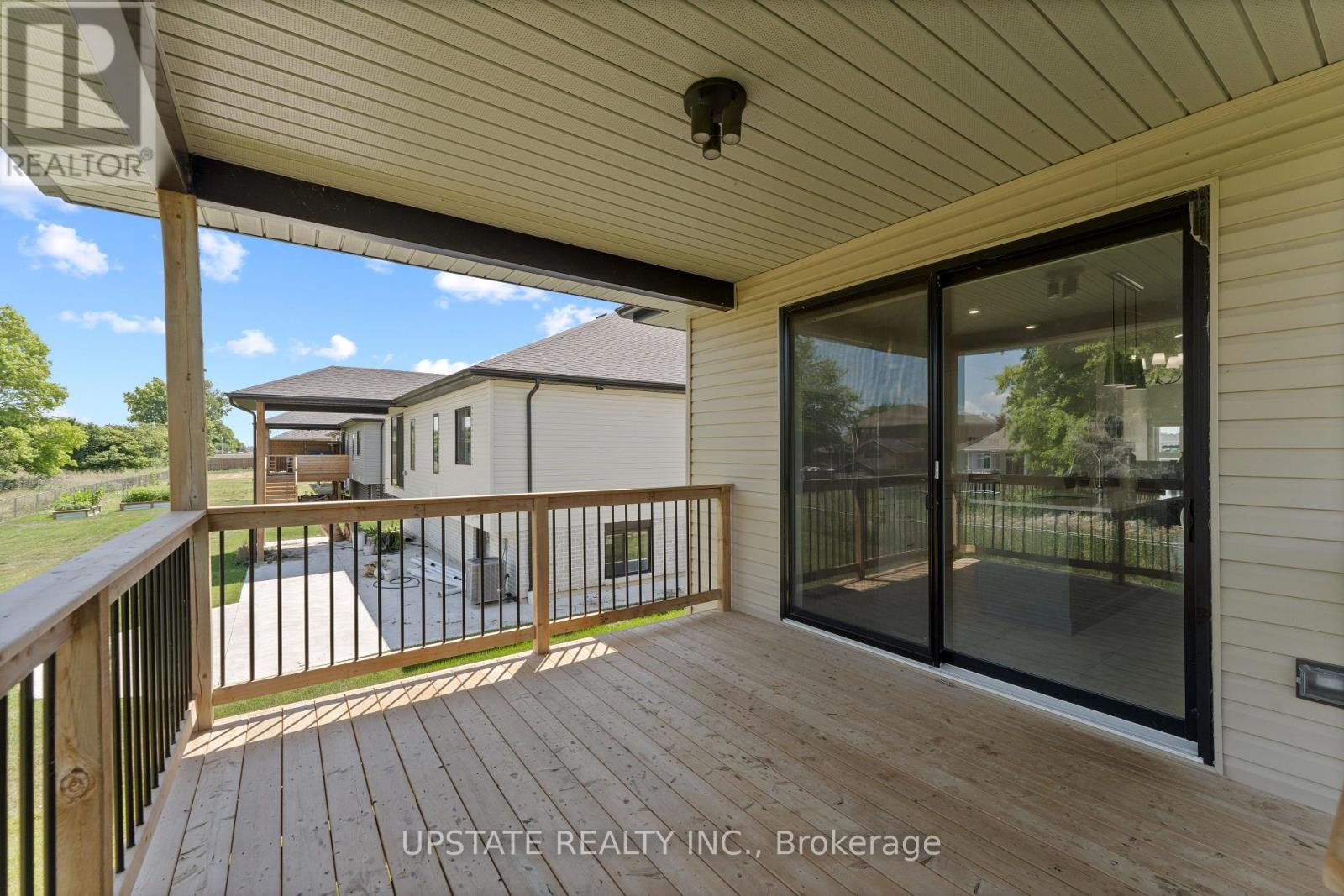 Photo 33 of 38 Noble Court, Amherstburg ON