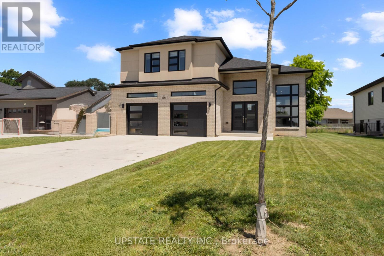 Photo 40 of 38 Noble Court, Amherstburg ON