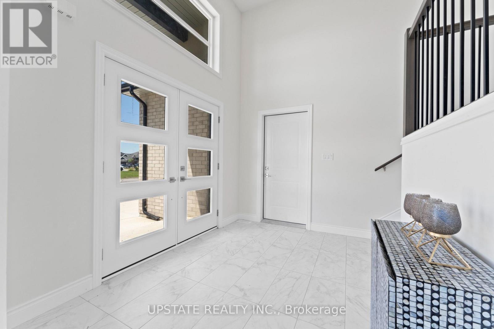 Photo 6 of 38 Noble Court, Amherstburg ON