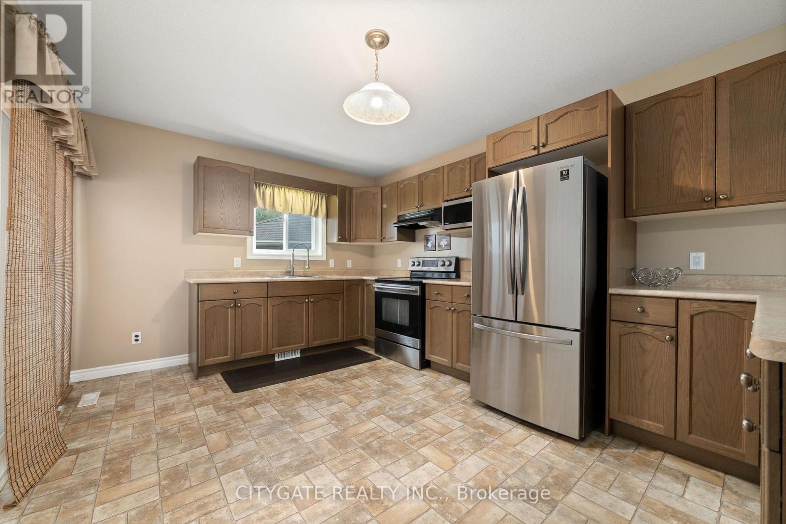 Photo 15 of 43 Follwell Crescent, Belleville ON
