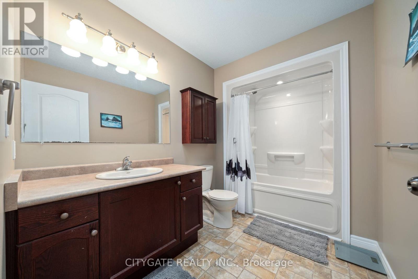 Photo 17 of 43 Follwell Crescent, Belleville ON