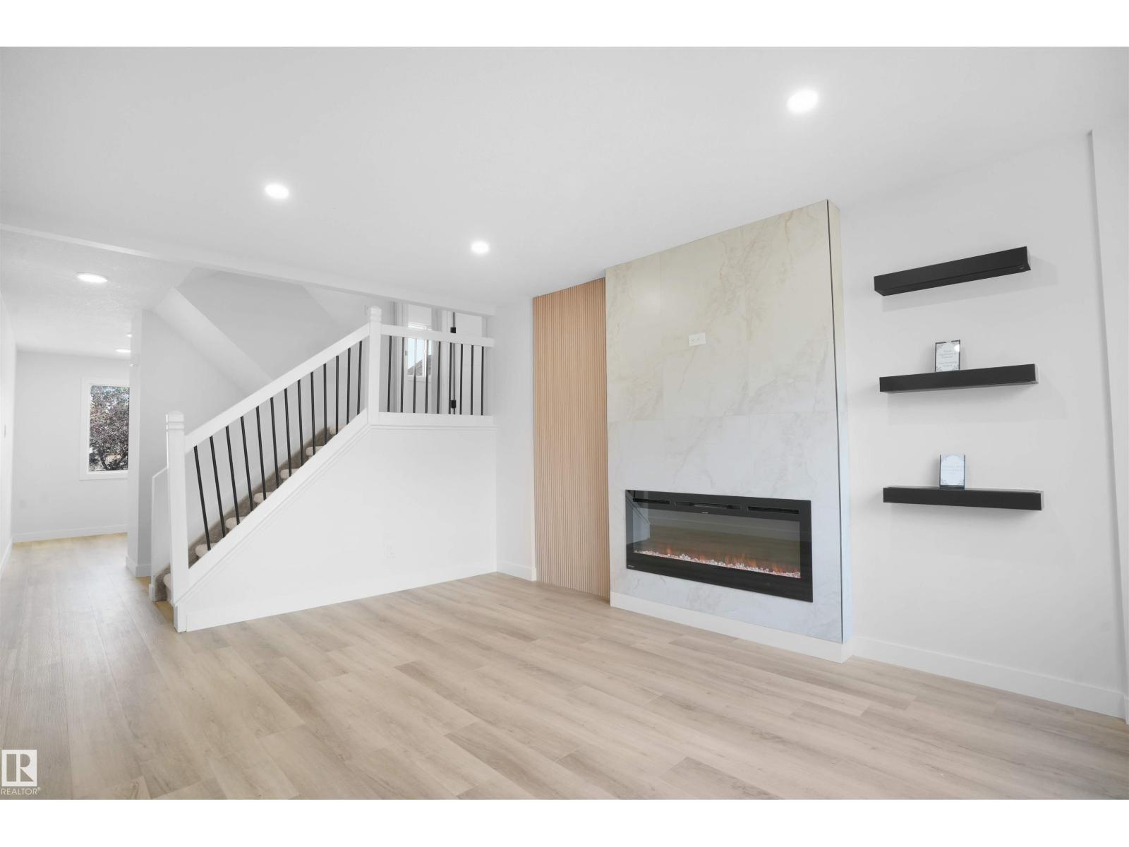 208 MORIN MAZE MZ NW - 6