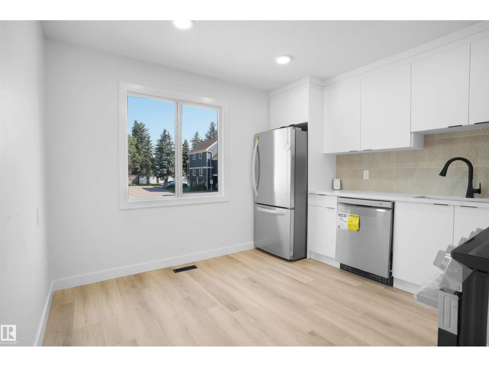 208 MORIN MAZE MZ NW - 3