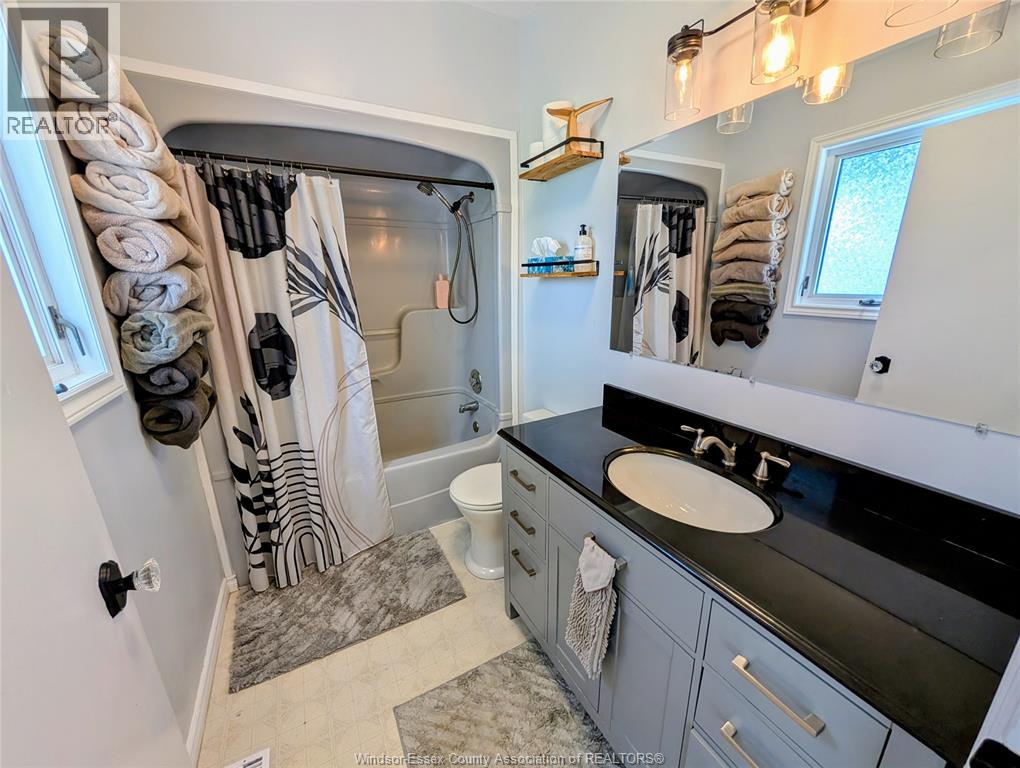 Photo 25 of 5910 5th Conession Road East, Harrow ON