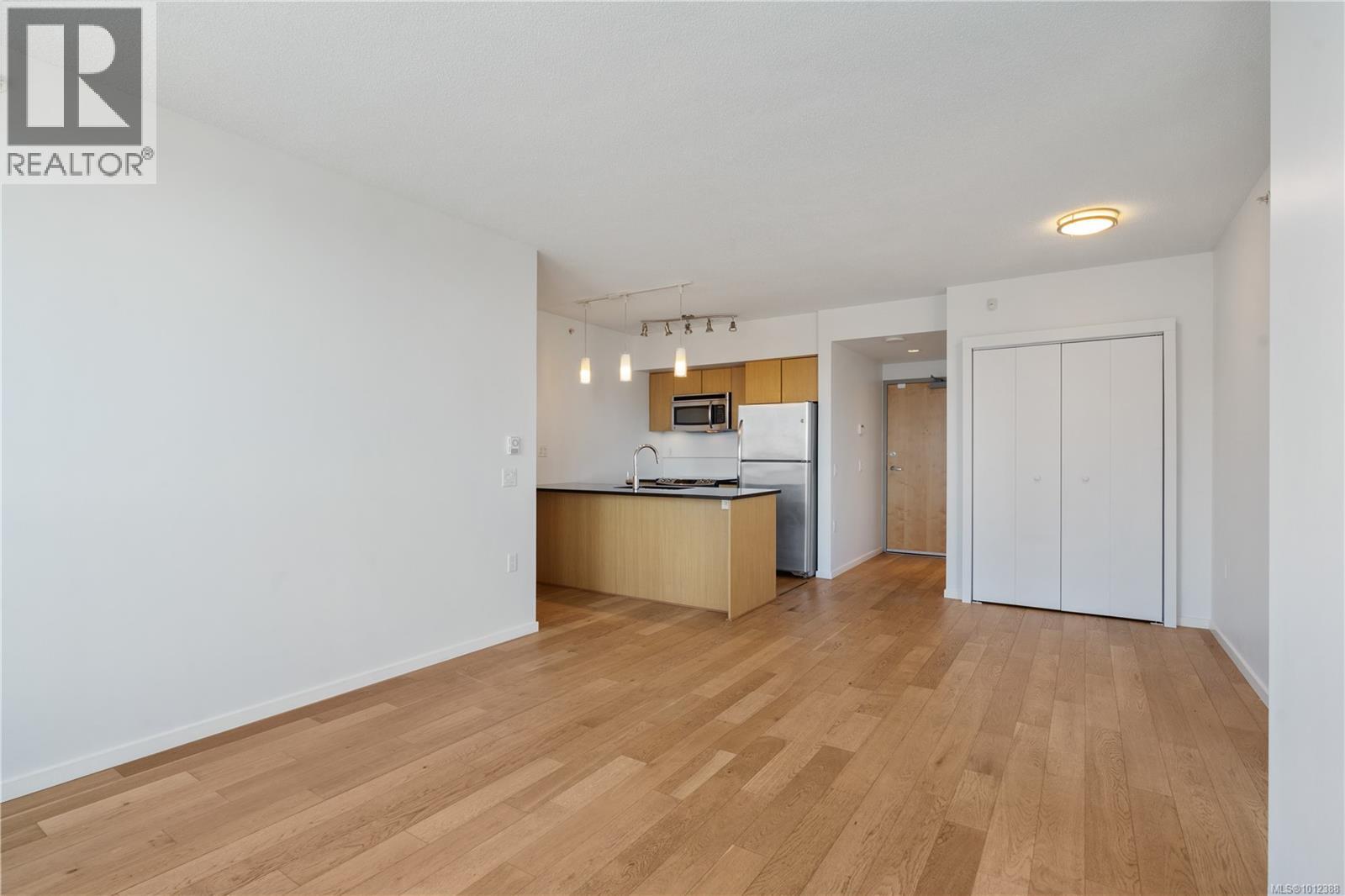 Photo 15 of 1008 834 Johnson St, Victoria BC