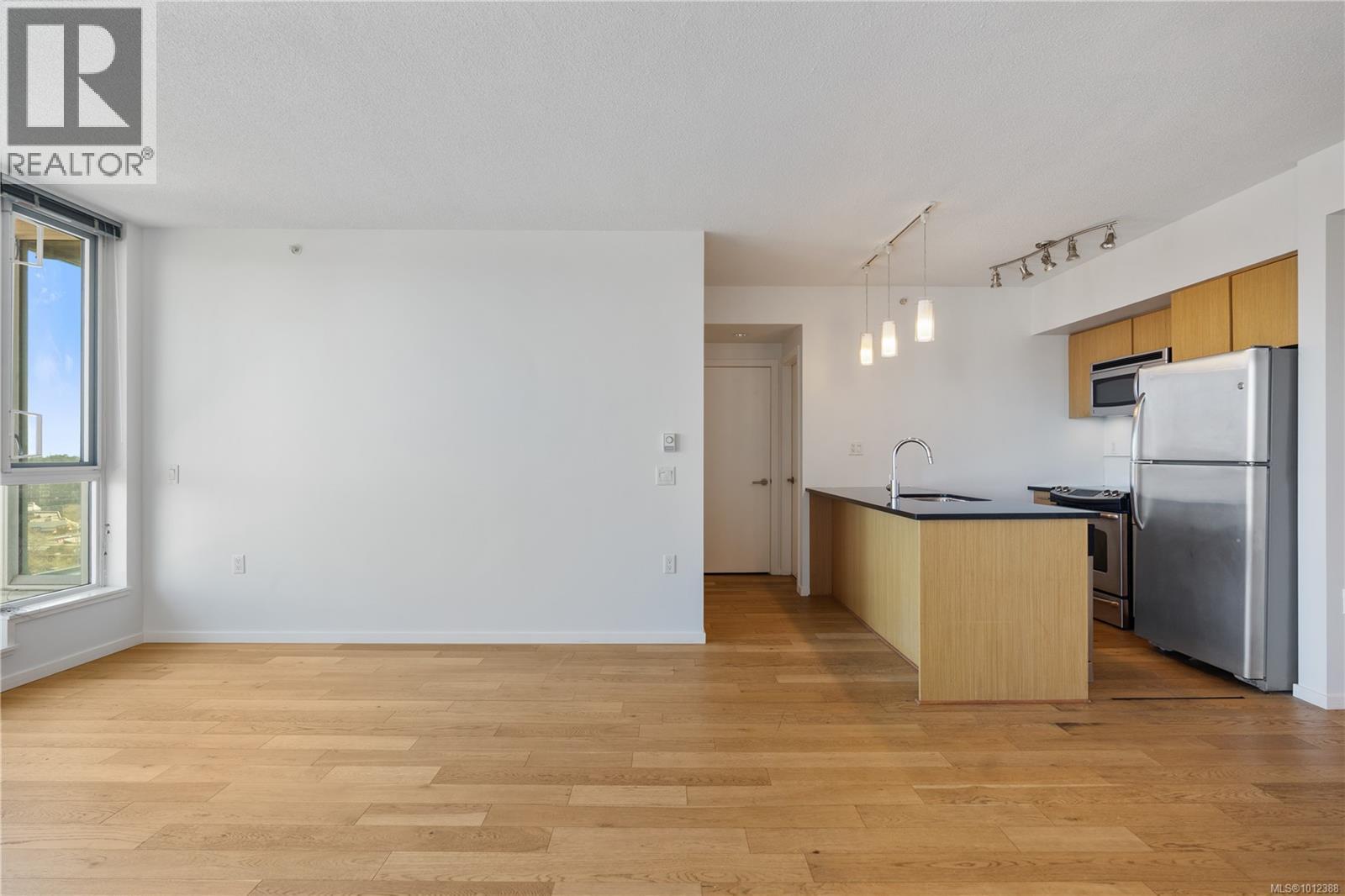 Photo 14 of 1008 834 Johnson St, Victoria BC